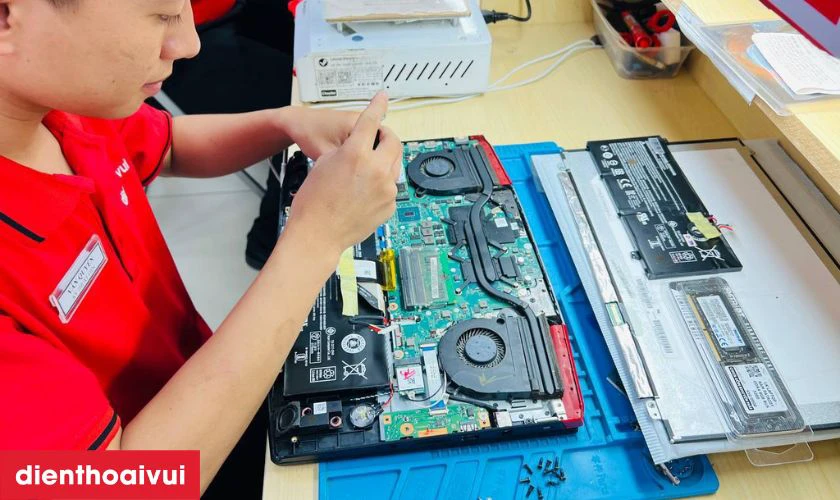 Thay pin laptop MSI