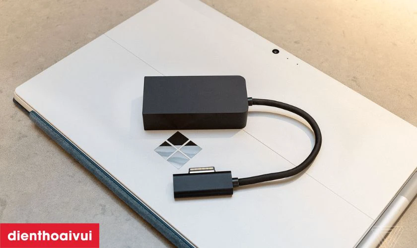 Thay pin laptop Surface ch&iacute;nh h&atilde;ng