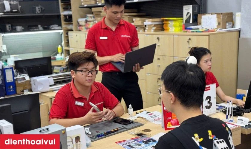 Thay pin laptop Surface tại Điện Thoại Vui
