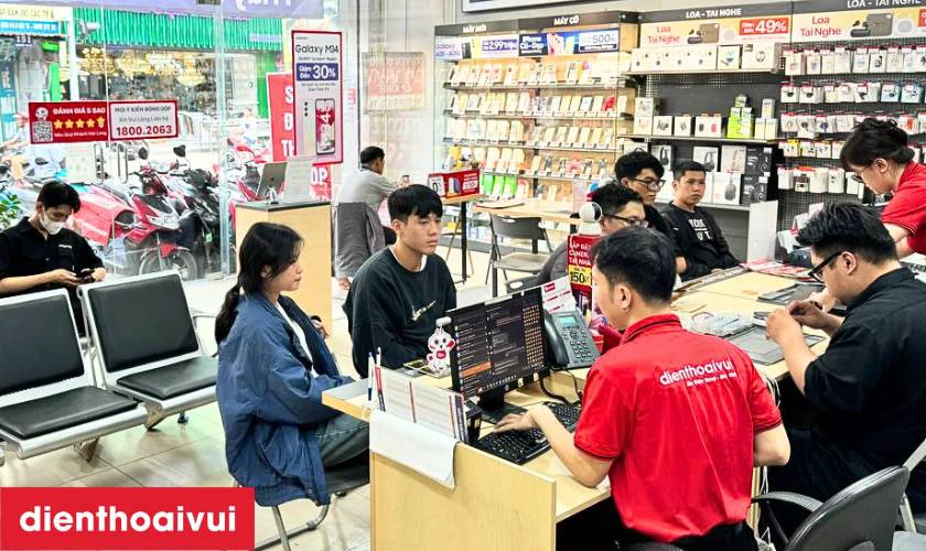Dịch vụ thay pin lấy liền tại Điện Thoại Vui