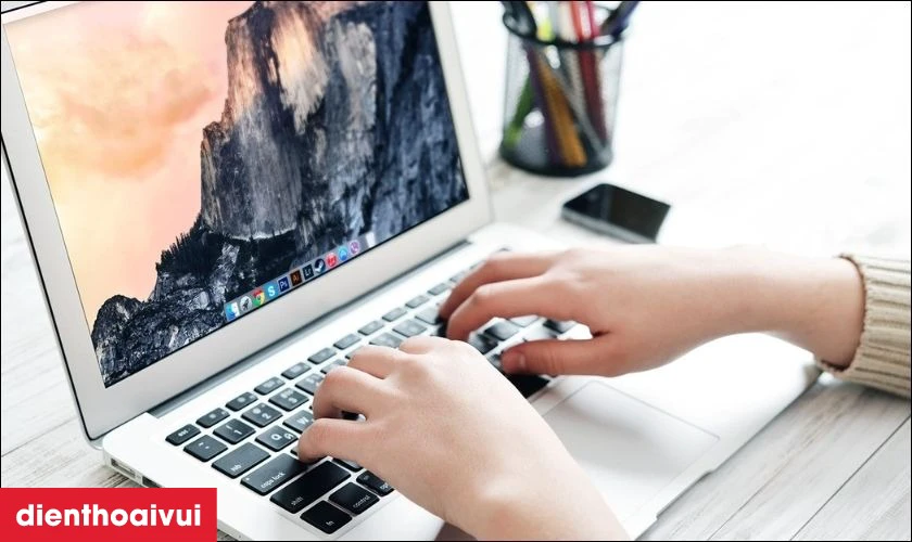 Sử dụng laptop ở m&ocirc;i trường m&aacute;t mẻ