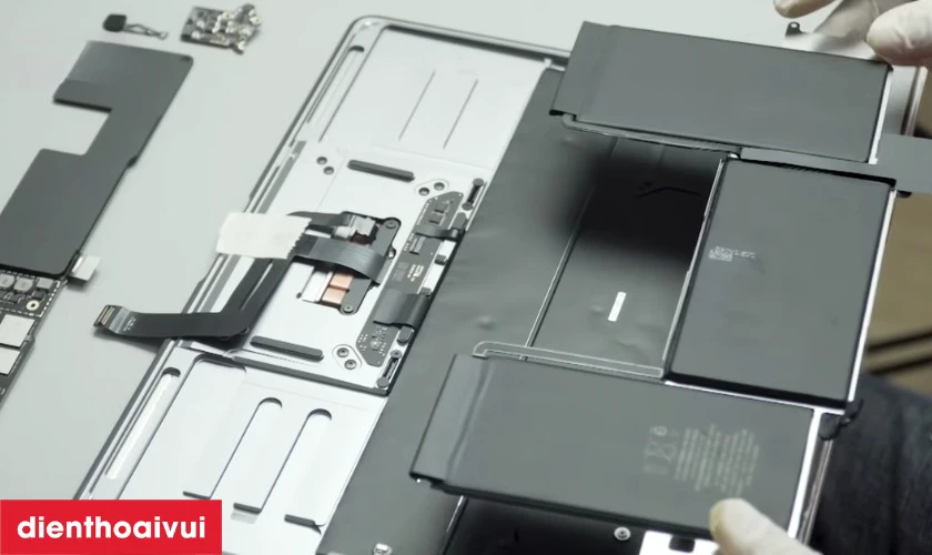 Th&ocirc;ng tin kỹ thuật về pin MacBook Air 2020