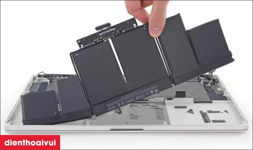 Thay pin Macbook Pro 2014