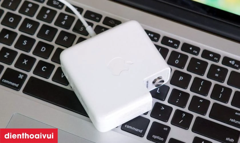 Nguy&ecirc;n nh&acirc;n pin laptop bị hư hỏng v&agrave; cần thay thế