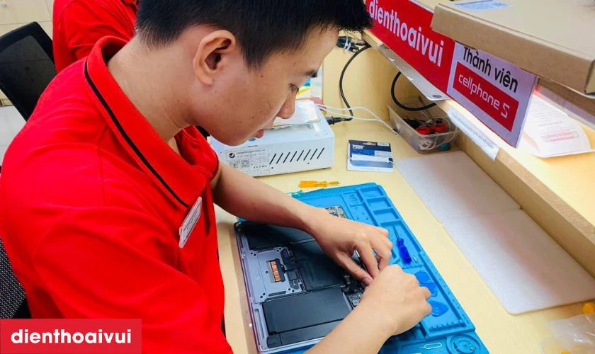 Thay m&agrave;n h&igrave;nh MacBook Pro M1 Pro 2021/2022 16 inch A2485 nguy&ecirc;n khung ch&iacute;nh h&atilde;ng, gi&aacute; tốt tại Điện Thoại Vui