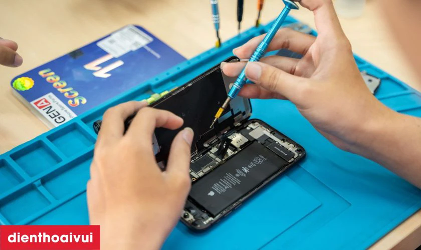 Quy tr&igrave;nh thay pin Nokia 8.1 HE377 chuy&ecirc;n nghiệp tại Điện Thoại Vui