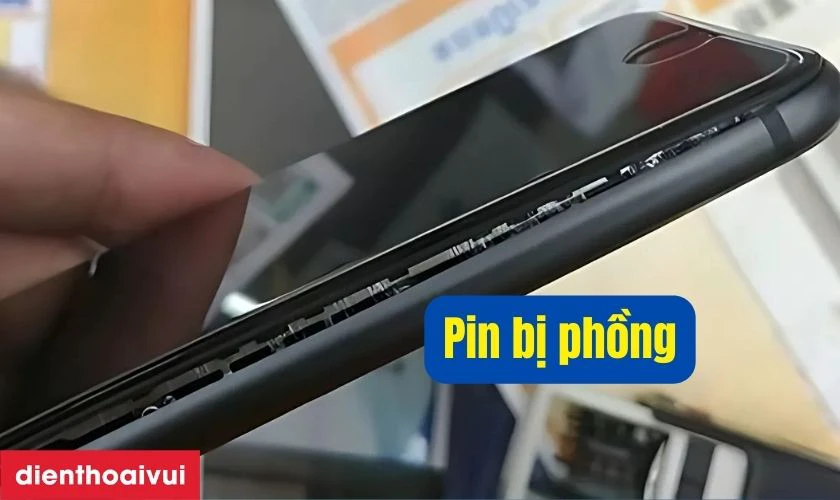 Pin bị phồng l&agrave; dấu hiệu chai l&acirc;u, nguy hiểm