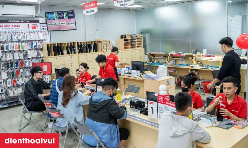 Kỹ thuật vi&ecirc;n tiến h&agrave;nh kiểm m&aacute;y, chẩn đo&aacute;n lỗi