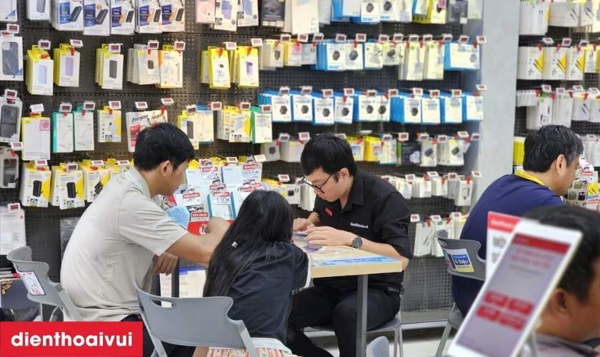 Dịch vụ thay linh kiện chính hãng, lấy liền tại Điện Thoại Vui
