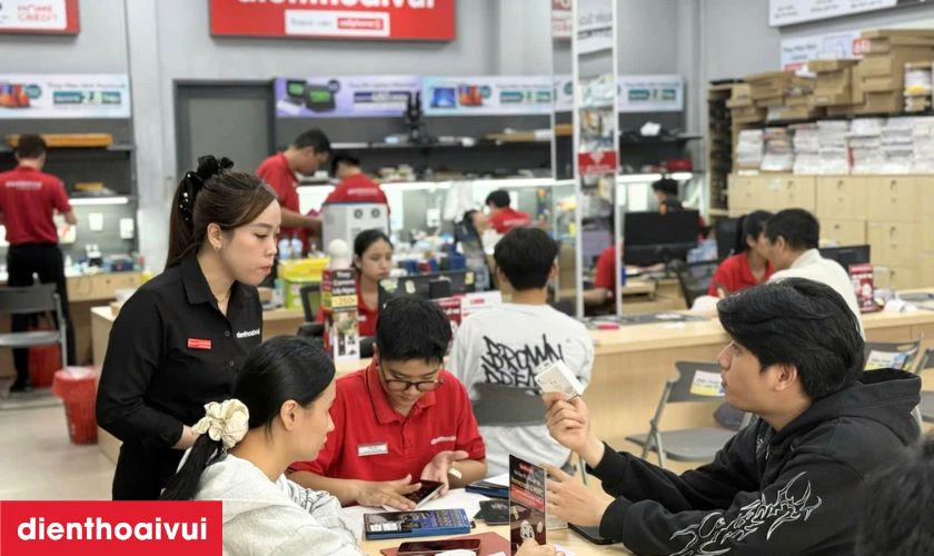 Địa chỉ thay pin OPPO A18 ở đ&acirc;u gi&aacute; tốt tại TPHCM, H&agrave; Nội?