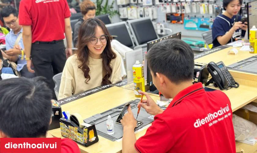 Quy tr&igrave;nh thay pin Oppo A5s ch&iacute;nh h&atilde;ng Deji chuy&ecirc;n nghiệp lấy liền tại Điện Thoại Vui
