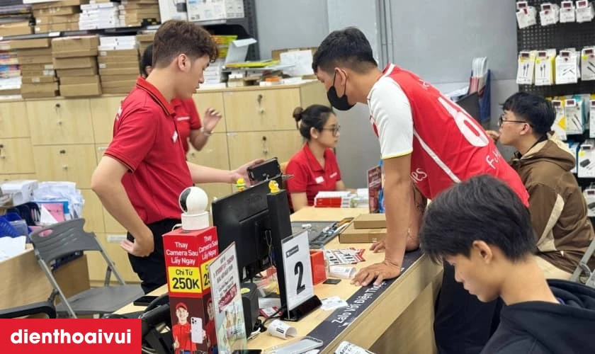 Quy trình thay pin OPPO A72 chuyên nghiệp lấy liền tại Điện Thoại Vui