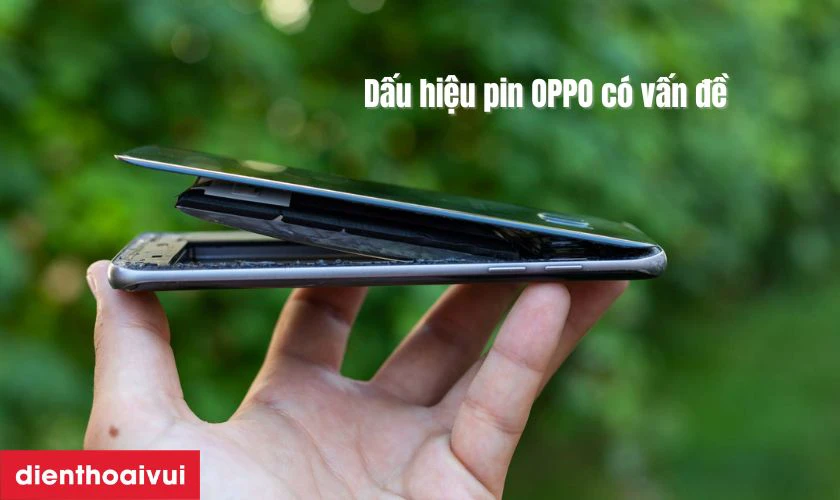 Pin hỏng phồng l&ecirc;n, ảnh hưởng cả m&agrave;n h&igrave;nh