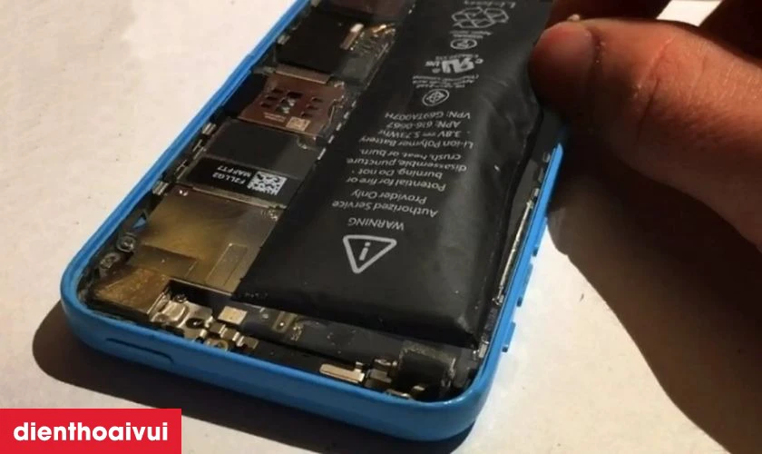V&igrave; sao pin Oppo A83 bị phồng v&agrave; chai sạn?