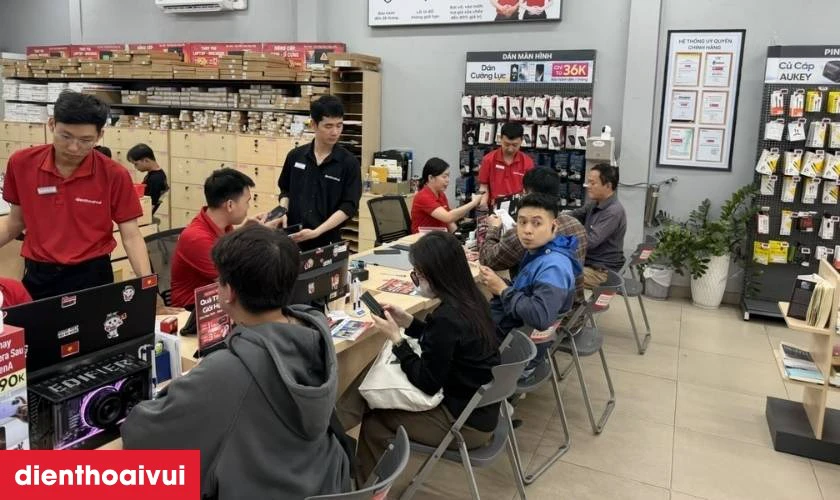 Địa chỉ thay pin OPPO F5 ch&iacute;nh h&atilde;ng