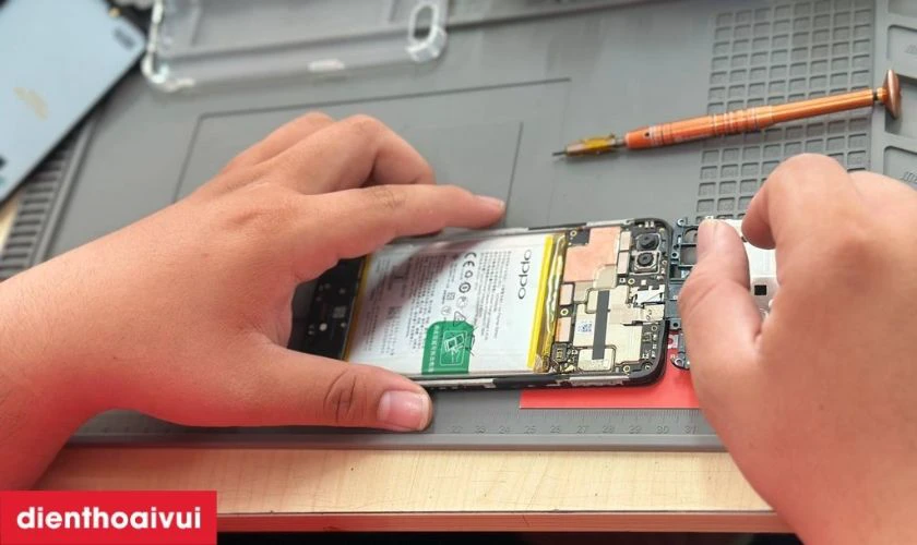 Thay pin OPPO quận 4 giá tốt, chất lượng chính hãng