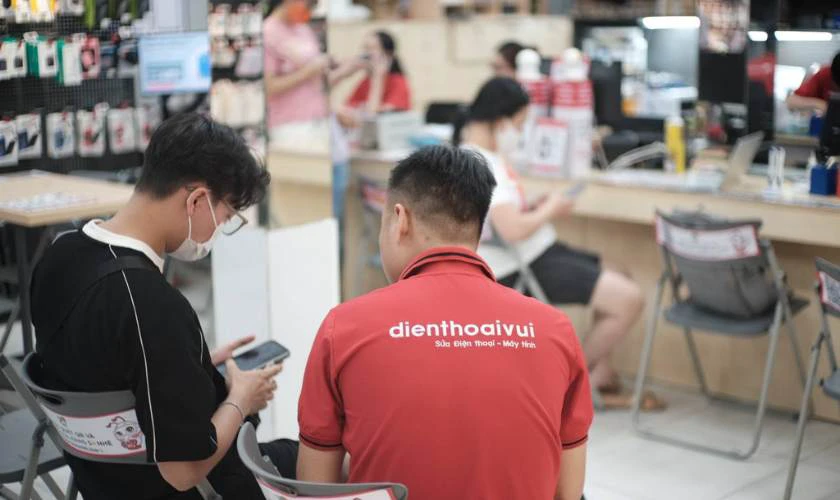 Thay pin OPPO quận Thanh Xuân ở đâu uy tín, lấy nhanh trong ngày?