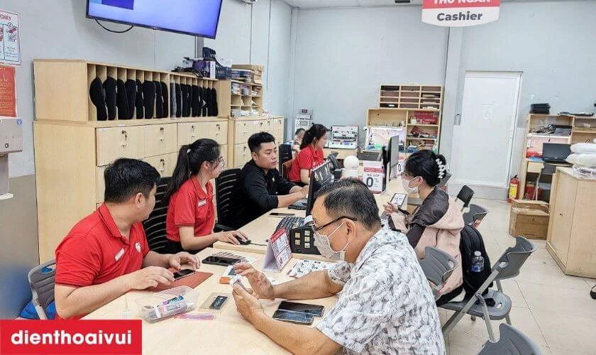 Dịch vụ thay pin OPPO Reno 10 Pro Plus lấy liền tại Điện Thoại Vui