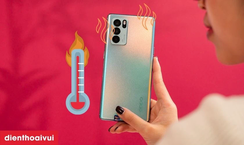 Thiết bị n&oacute;ng l&ecirc;n bất thường khi sử dụng hoặc sạc