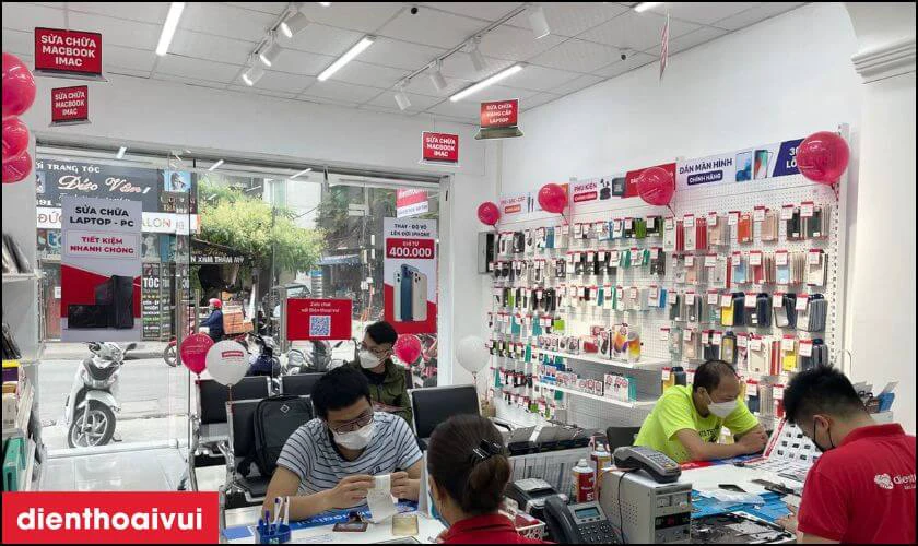 Dịch vụ thay pin POCO F4 GT lấy liền tại Điện Thoại Vui