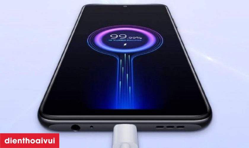 C&aacute;ch sạc pin điện thoại đ&uacute;ng c&aacute;ch