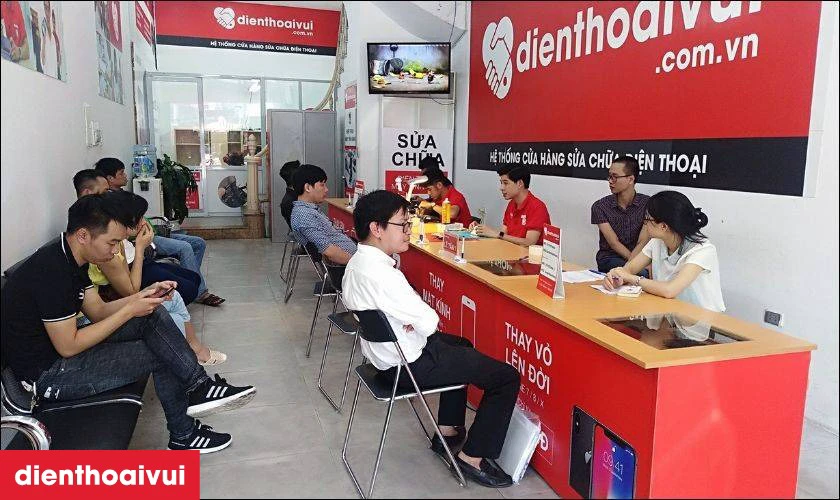 Điện Thoại Vui - Địa chỉ thay pin Samsung A05 uy t&iacute;n, gi&aacute; tốt