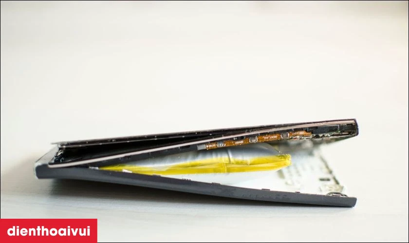 Thay pin mới gi&uacute;p cải thiện hoạt động của thiết bị, bảo vệ an to&agrave;n linh kiện
