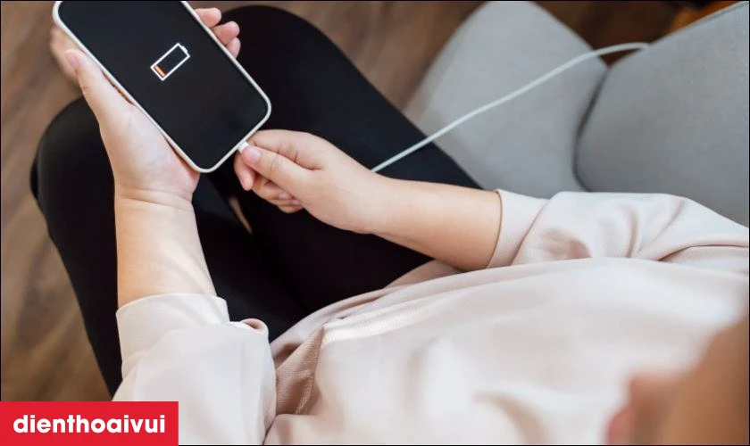 Pin hư hỏng khiến điện thoại bị tắt nguồn, sập nguồn li&ecirc;n tục