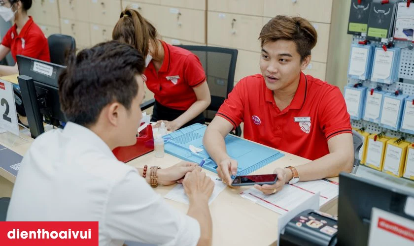 Điện Thoại Vui l&agrave; địa chỉ thay pin uy t&iacute;n, gi&aacute; tốt được nhiều người lựa chọn