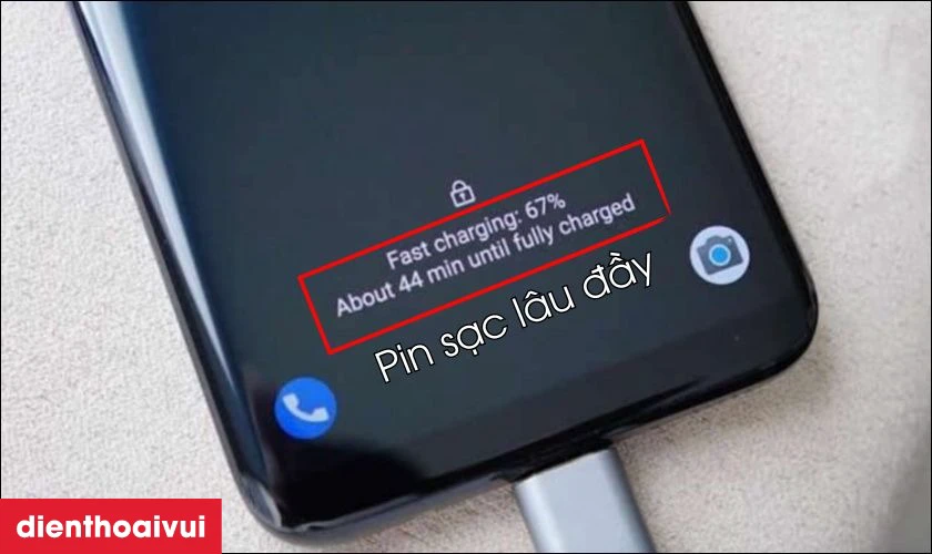 Sạc pin l&acirc;u đầy, pin kh&ocirc;ng nhận sạc l&agrave; dấu hiệu của pin hư hỏng