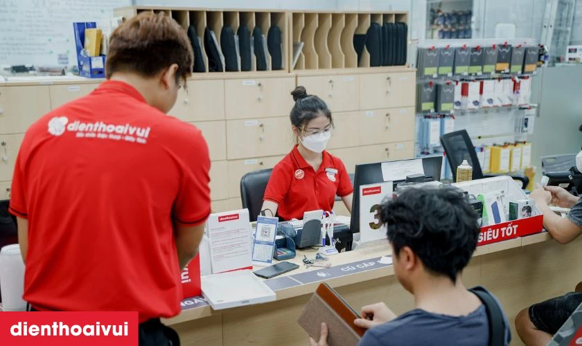 Điện Thoại Vui l&agrave; địa chỉ thay pin Samsung A15 uy t&iacute;n, gi&aacute; tốt