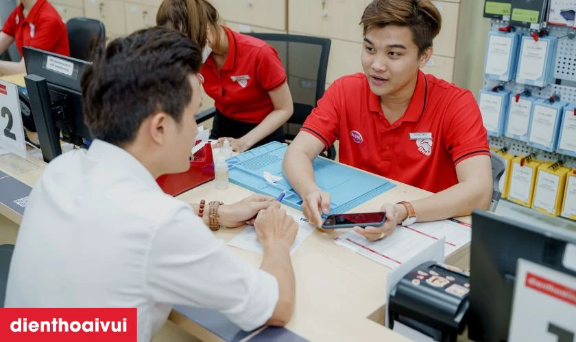 Dịch vụ thay pin Samsung A21 lấy liền tại Điện Thoại Vui được nhiều kh&aacute;ch h&agrave;ng tin tưởng lựa chọn