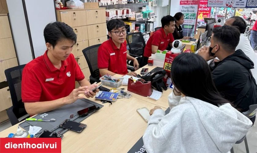 Thay pin Samsung Galaxy A25 5G ch&iacute;nh h&atilde;ng Deji ở đ&acirc;u uy t&iacute;n?