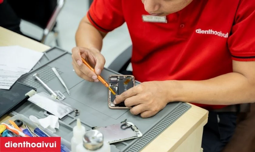 Quy tr&igrave;nh thay pin Samsung Galaxy A56 5G lấy liền, uy t&iacute;n
