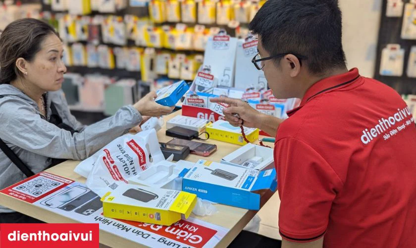 Dịch vụ thay pin Samsung Note 10 Plus ch&iacute;nh h&atilde;ng Deji lấy liền tại Điện Thoại Vui