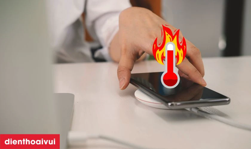 Pin rất n&oacute;ng khi sạc, d&ugrave;ng l&agrave; dấu hiệu pin c&oacute; vấn đề
