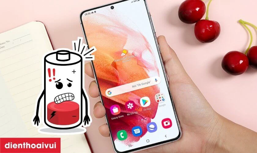 Thời gian sạc k&eacute;o d&agrave;i hơn b&igrave;nh thường d&ugrave; d&ugrave;ng đ&uacute;ng bộ sạc