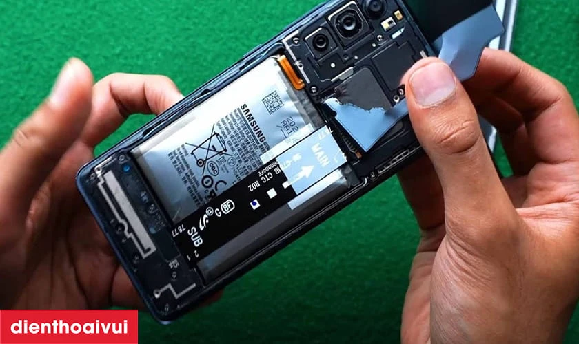 Pin Samsung Z Fold 5 phồng l&ecirc;n
