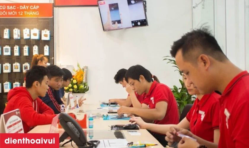 Thay pin cho điện thoại Samsung tại Điện Thoại Vui Huyện B&igrave;nh Ch&aacute;nh