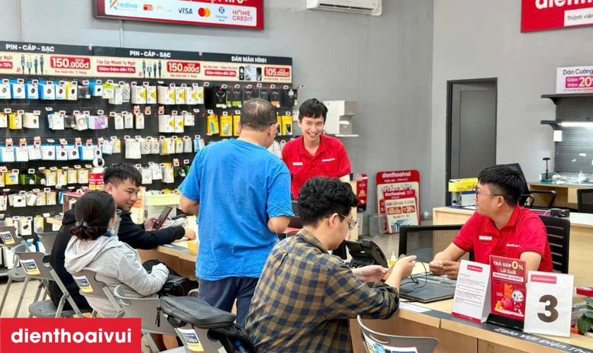 Dịch vụ thay pin Samsung J5 2016 chính hãng Deji lấy liền tại Điện Thoại Vui