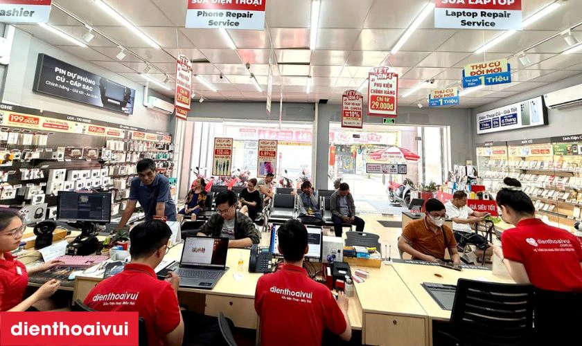 Quy trình thay pin Samsung J7 2017 chính hãng Deji chuyên nghiệp lấy liền tại Điện Thoại Vui