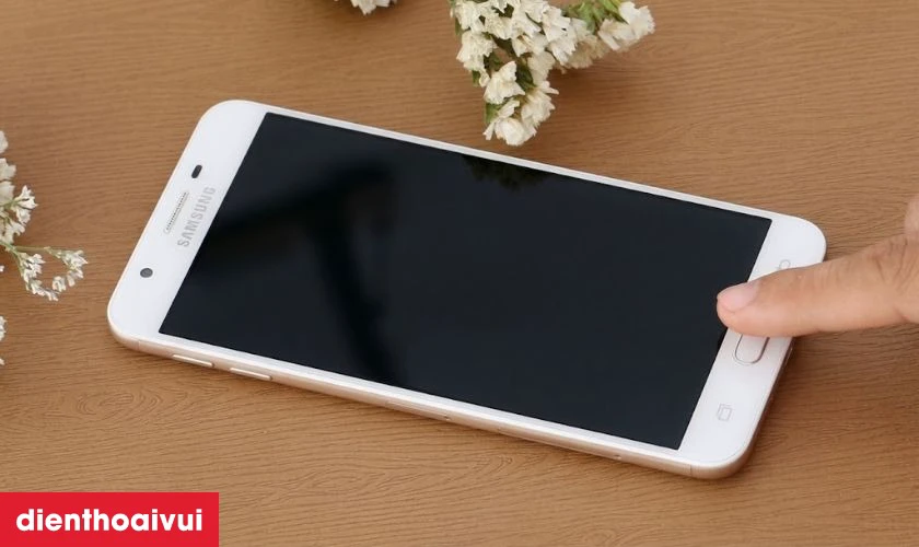Dấu hiệu cần thay pin Samsung J7 Prime