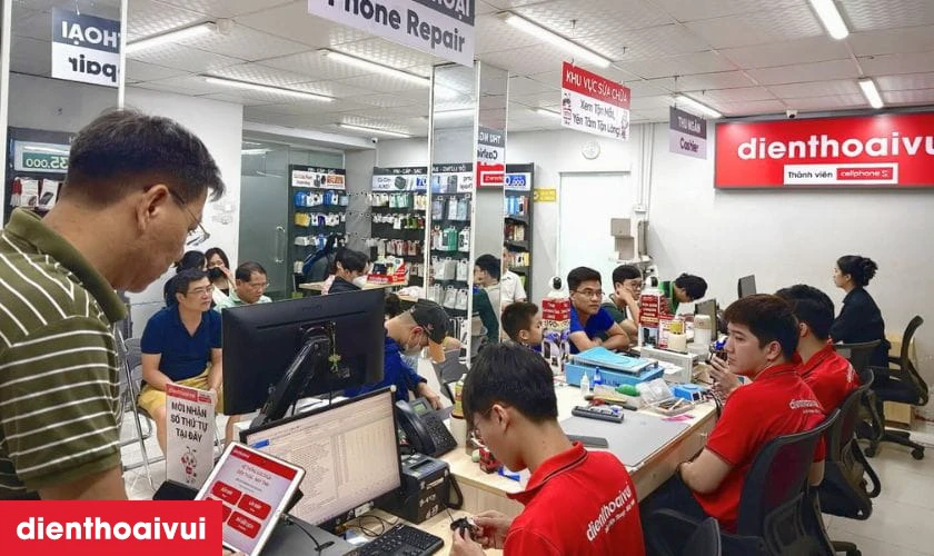Địa chỉ thay pin Samsung J7 Prime ch&iacute;nh h&atilde;ng tại TPHCM v&agrave; H&agrave; Nội