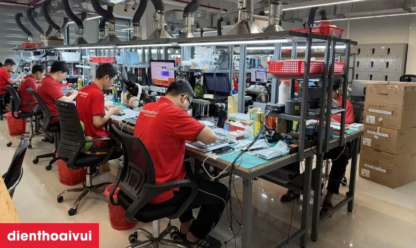Quy tr&igrave;nh thay pin Samsung Note 20 Ultra tại Điện Thoại Vui