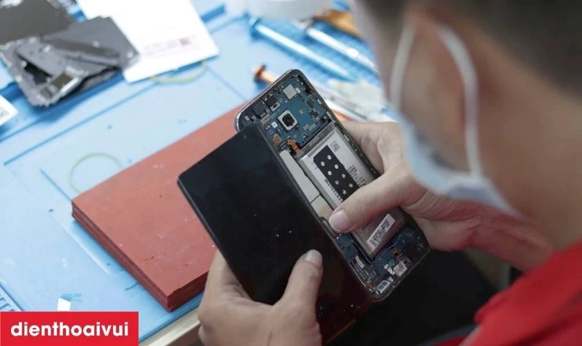 Tiêu chí đánh giá địa chỉ thay pin Samsung uy tín tại Quận 7