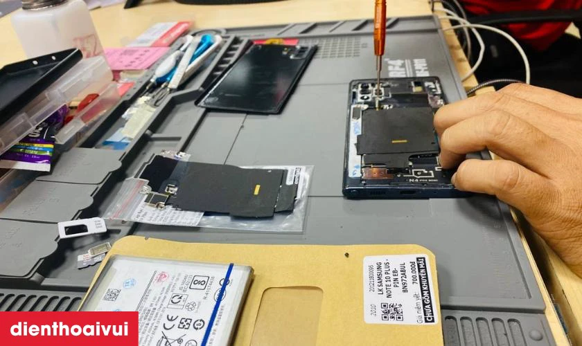 Điện Thoại Vui - địa chỉ uy t&iacute;n thay pin Samsung S Series chất lượng