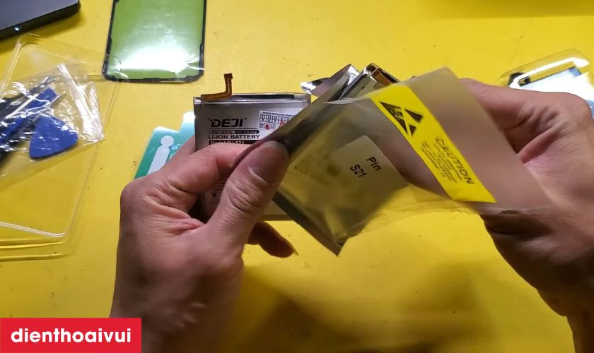 Pin Samsung S21 Plus ch&iacute;nh h&atilde;ng Deji l&agrave; g&igrave;?