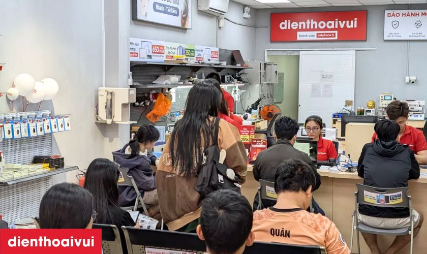Dịch vụ thay pin Samsung S21 Ultra ch&iacute;nh h&atilde;ng Deji lấy liền tại Điện Thoại Vui
