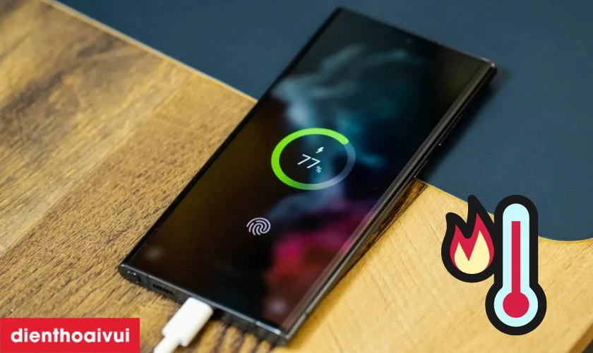 Điện thoại n&oacute;ng bất thường