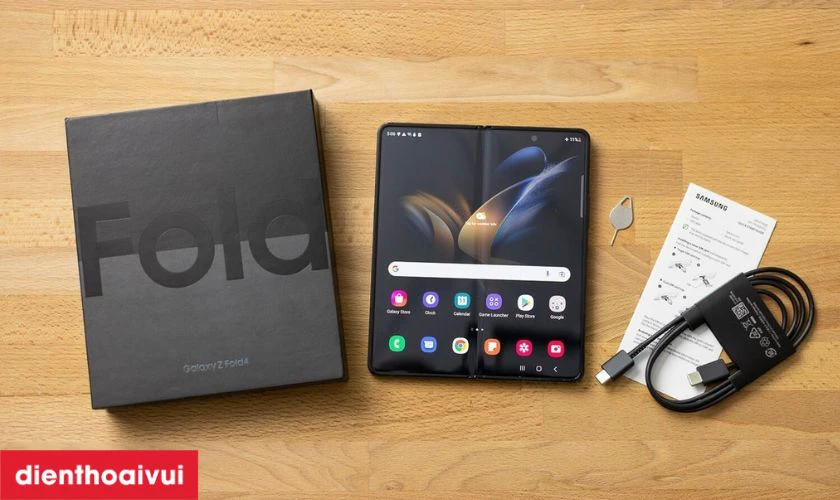 Sạc pin Samsung Z Fold 4 kh&ocirc;ng đ&uacute;ng c&aacute;ch